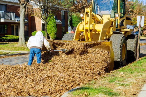 Mulch Hauling in Utica